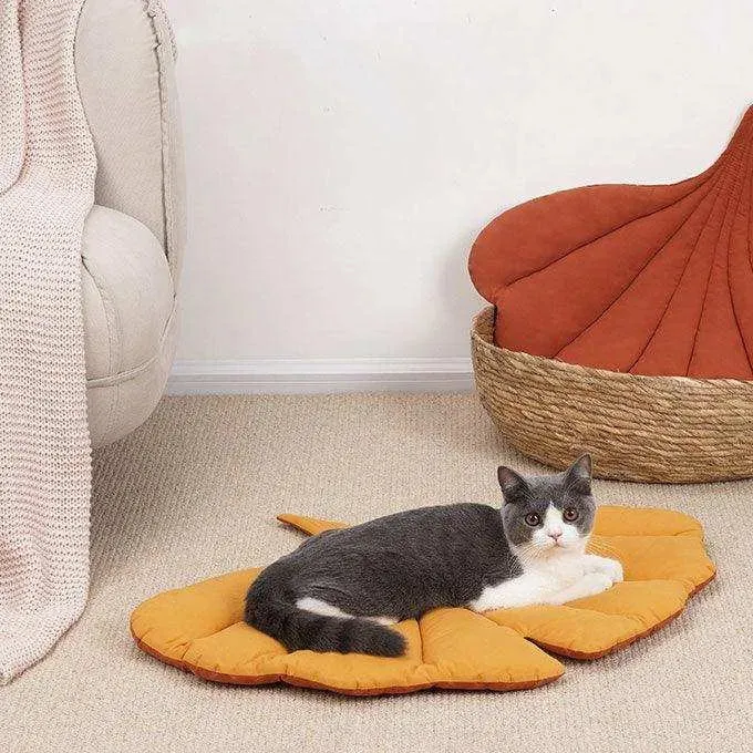 Leaf Shaped Pet Cushion Mat