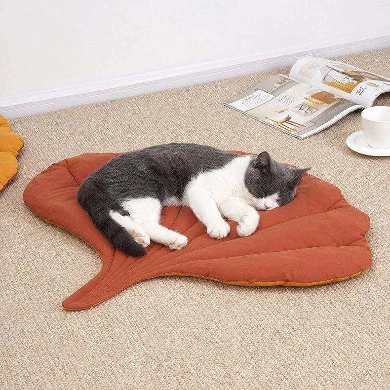 Leaf Shaped Pet Cushion Mat